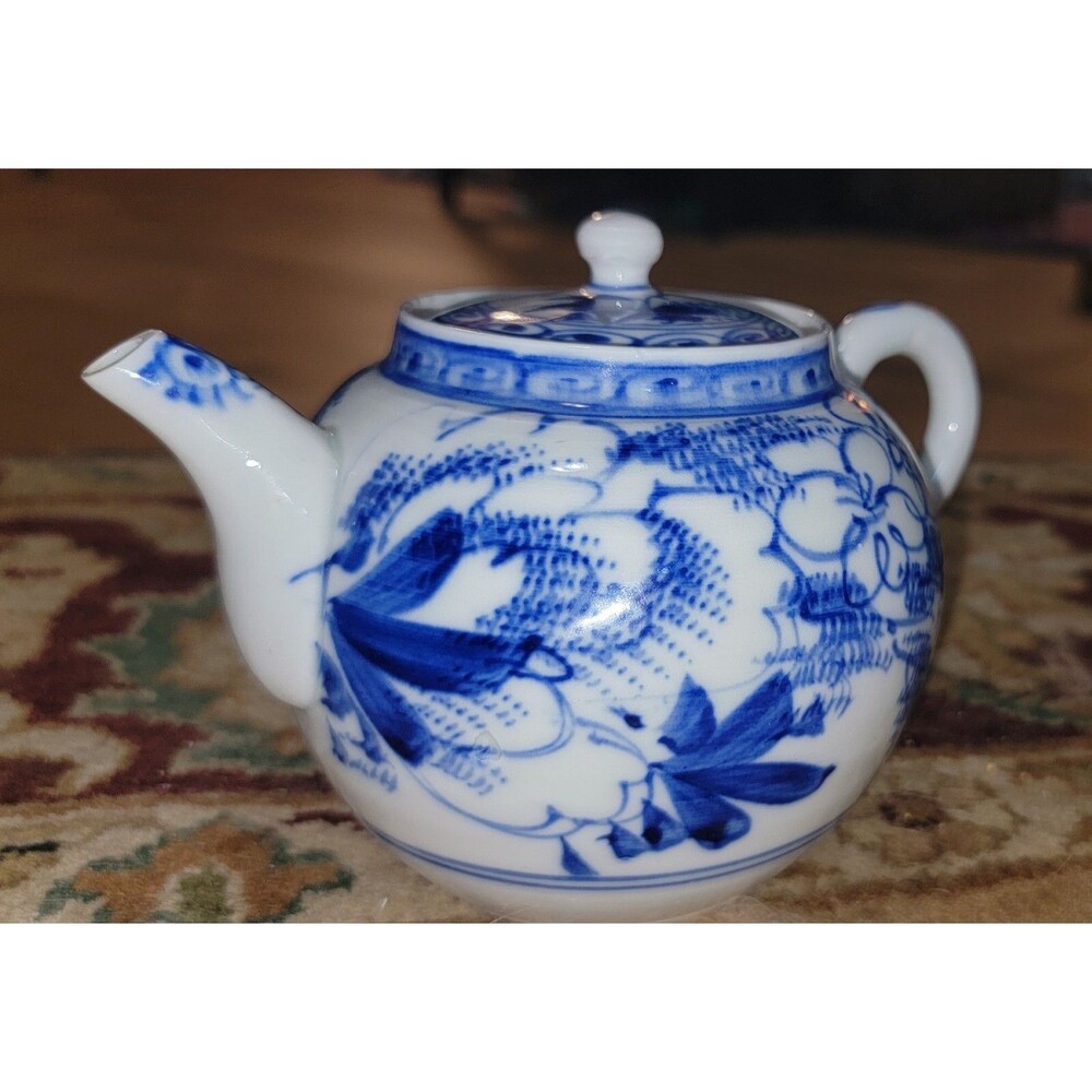 Japanese Meiji Teapot VTG Hand Painted, Sometsuke Blue & White, w Strainer